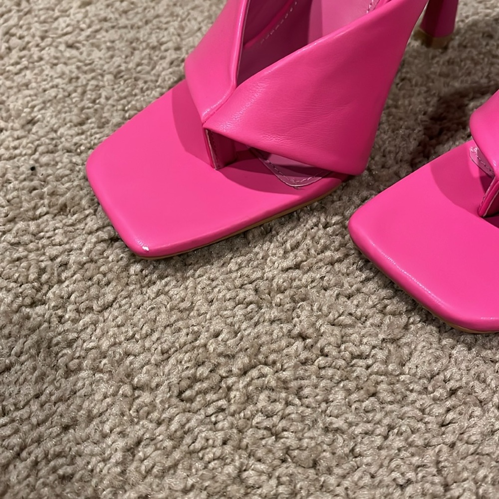 Pink heels - Picture 4 of 5